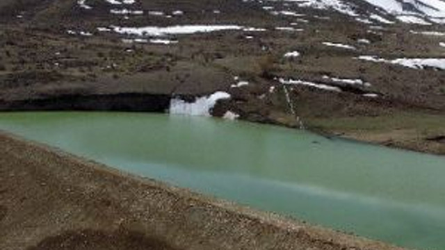Büyükşehir’in Yaptığı Göletler Çiftçinin Yüzünü Güldürdü