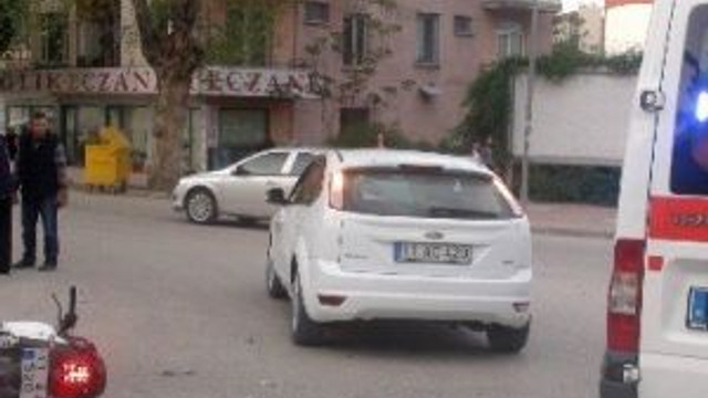 Motosiklet İle Otomobil Çarpıştı: 1 Kişi Yaralandı