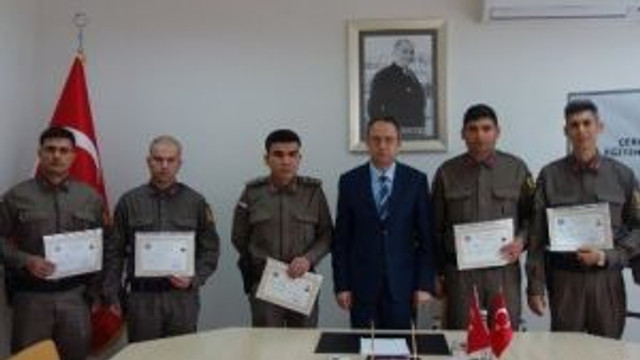 Jandarma Personeline Başarı Belgesi