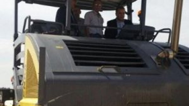 Kaymakam Hatipoğlu Sıcak Asfalt Yapılan Köy Yollarını İnceledi