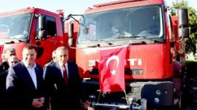 Hatay Büyükşehir Belediyesi 14 İtfaiye Aracı Aldı