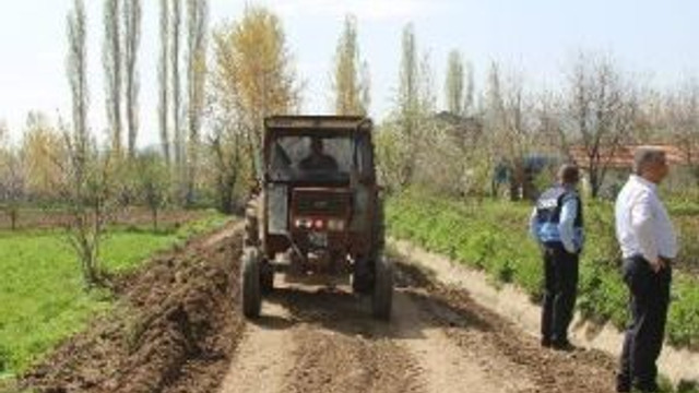 Arazi Yollarında Genişletme Ve Bakım Çalışması