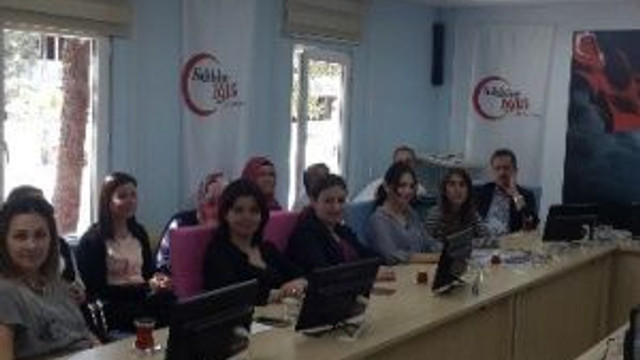 İl Sağlık Müdürlüğü Personellerine Gönüllü Kan Bağışı Ve Kök Hücre Eğitimi