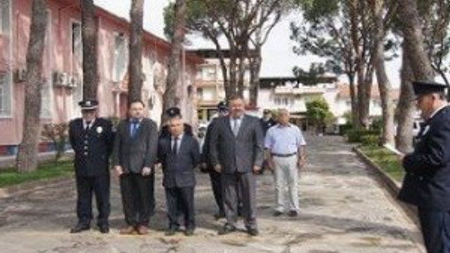 6 kişlik resmi tören