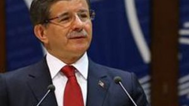 Davutoğlu'ndan HDP'li vekile 'İngilizce' tepkisi