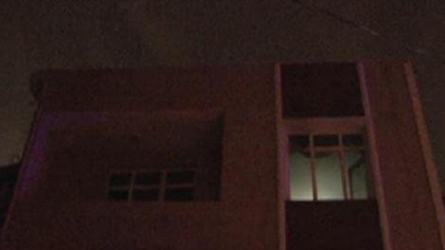 Evde eşini bulamayınca, evi ateşe verdi !