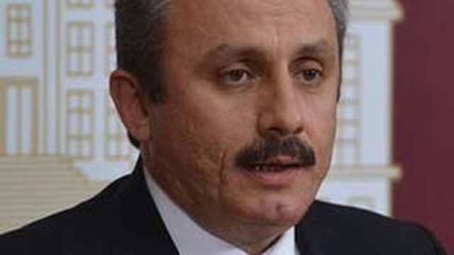 AK Parti ''yeni anayasa'' için ilk kez tarih verdi