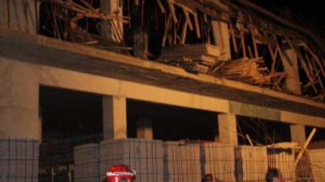 Belediye inşaatı çöktü: 4 işi yaralı