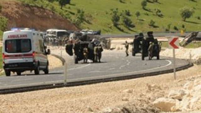 Mardin'de patlama: 2'si ağır 6 polis yaralı