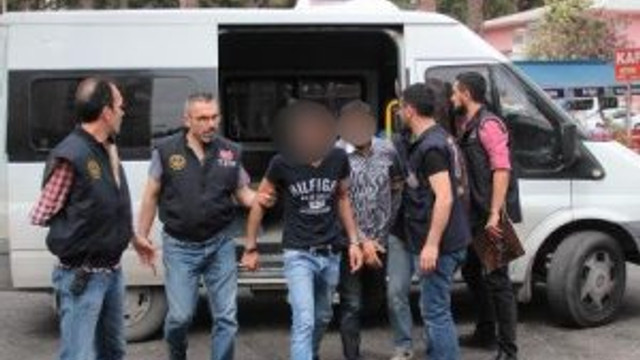 Adana'da yol kesen PKK'lılar yakalandı