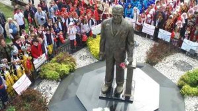 Dünya çocukları 23 Nisan'ı kutluyor