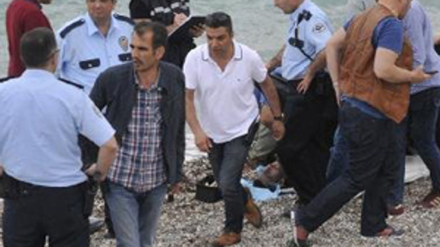 Antalya'da denizde erkek cesedi bulundu !