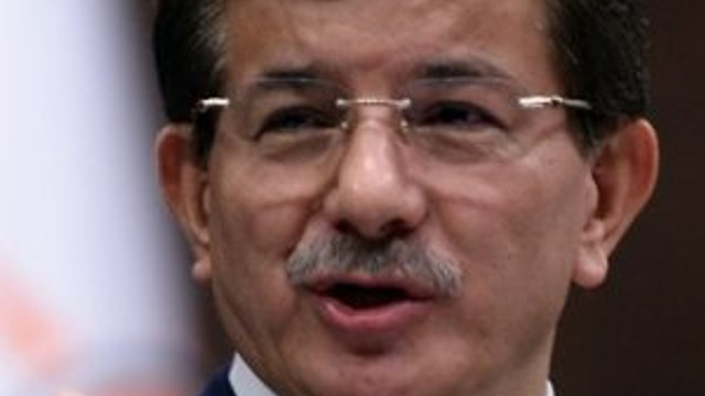Davutoğlu, laiklik tartışmalarına son noktayı koydu