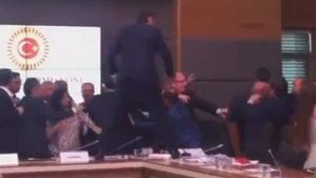 Milletvekillerinin kavgası Türkiye'ye pahalıya patlayacak