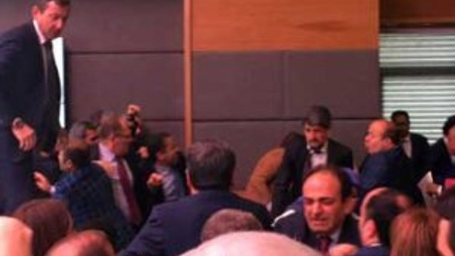 AK Partili vekil neden masaya çıktığını anlattı