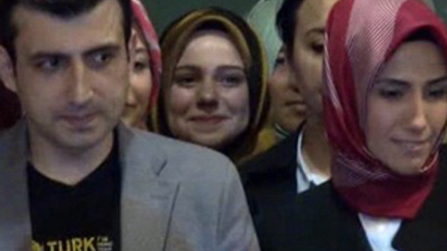 Sümeyye Erdoğan ve nişanlısı ilk kez yan yana görüntülendiler
