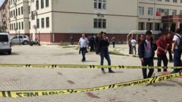 Okulda pompalı dehşeti !