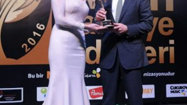 Murat Hazinedar'a ''Yılın İlçe Belediye Başkanı'' ödülü