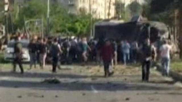 Diyarbakır'da polise bomba yüklü araçla saldırı