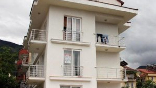 Evinde ölü bulundu