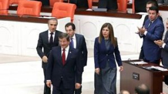 Başbakan Davutoğlu'ndan dikkat çeken hareket !
