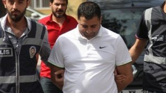 Sahte binbaşı baltayı taşa vurdu !