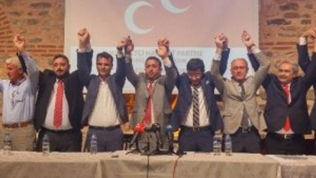MHP'de istifa depremi