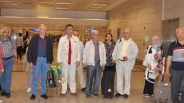Türk akademisyenler sınır dışı edildi !