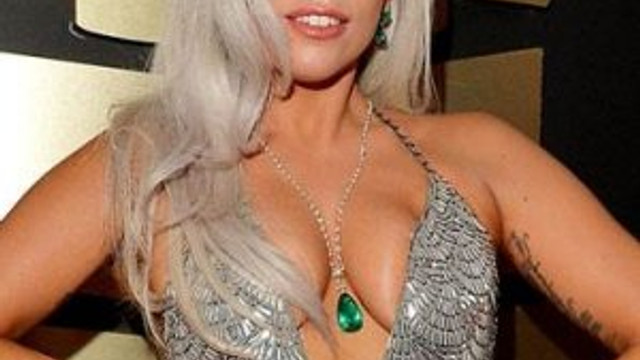 Lady Gaga yürek hoplattı