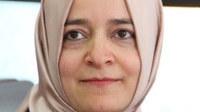 Fatma Betül Sayan Kaya bakın kimin okul arkadaşı çıktı !