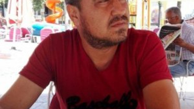 Herkesin gözü önünde kendini ateşe verdi