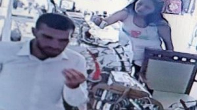 Kadın turistin hırsızlık anı kamerada