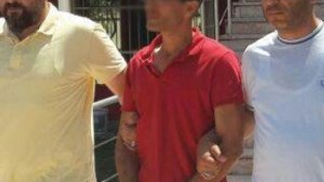 Boşandığı eşini bağlayıp boğazını kesti !