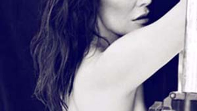 Deniz Akkaya'dan seksi paylaşım