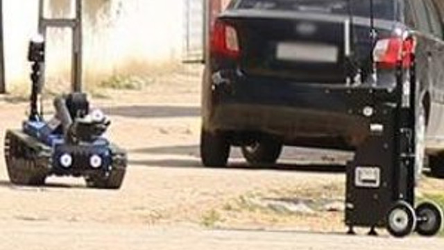 VALİLİK YAKININDA BOMBALI ARAÇ PANİĞİ !