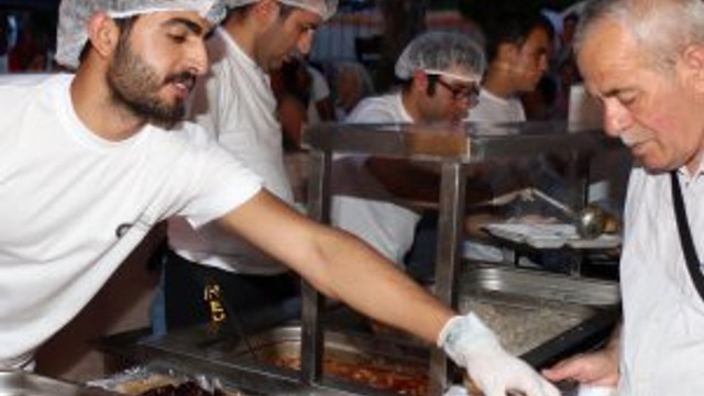 Acil iftariyelik bu yıl da devam ediyor