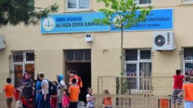 Din dersinde korku filmi izleten öğretmene inceleme