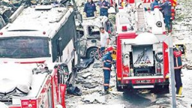 ''Çıkıyorum'' deyip 6'sı polis 11 kişiyi öldürdü !