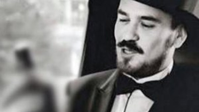 Genç yönetmen evinde ölü bulundu