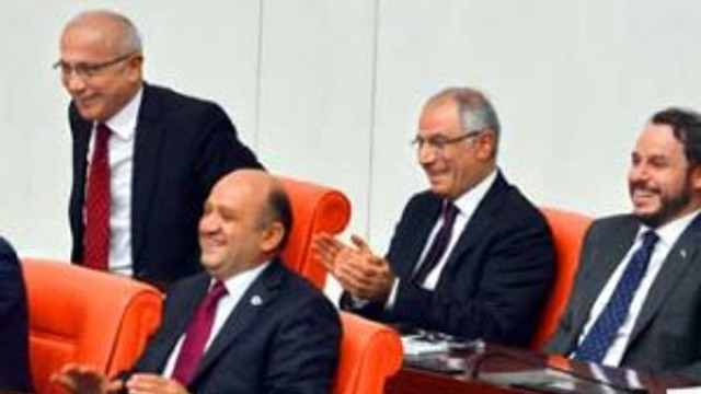 Bakanların yerleri değişti !