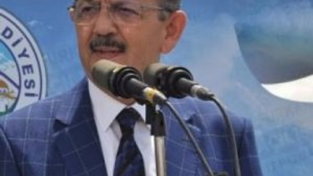 Teröre bulaşan belediyelere şok !