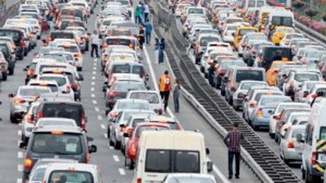 Trafikte silah çektiği kişi savcı çıktı !