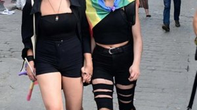 Taksim'de LGBTİ eylemine polis müdahalesi