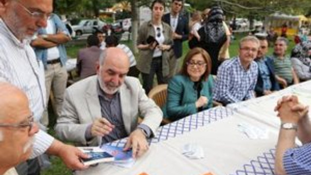 Gazeteci yazar Taşgetiren, Gazianteplilerle buluştu