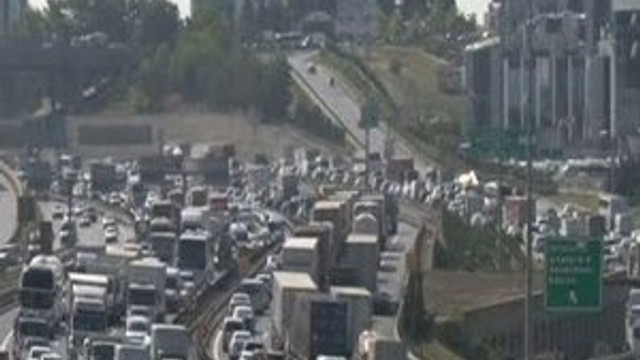 İSTANBUL'DA BAYRAM TRAFİĞİ BAŞLADI