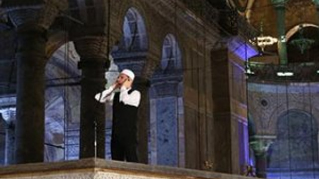 Ayasofya'da 85 yıl sonra ilk ezan
