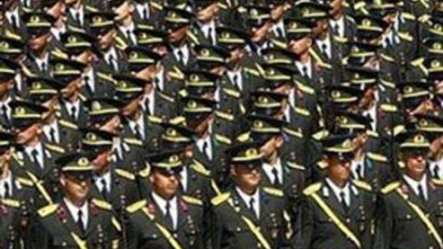 TSK 5 yılda İngiliz ordusu kadar eksildi