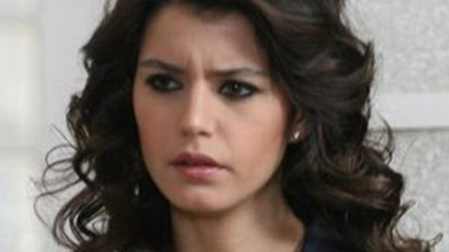 Beren Saat Arap dizisinde oynayacak