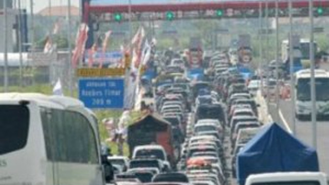 12 kişi trafikte hayatını kaybetti