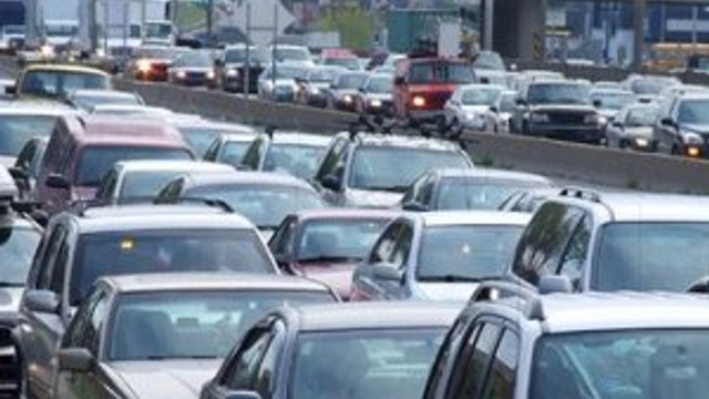 TEM'de zincirleme kaza: Trafik felç oldu